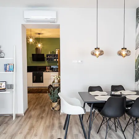 Kiraly Urban Haven Apartment